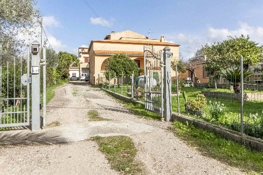 casa semindipendente in vendita a Sassari in zona Ottava