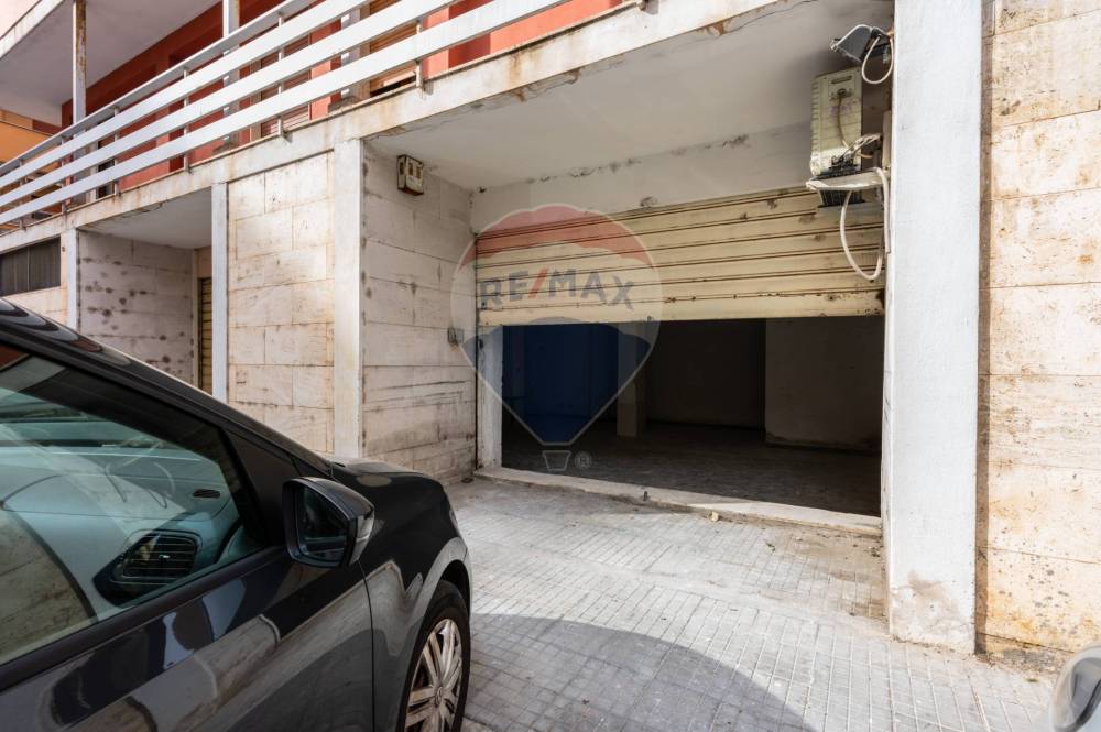 locale commerciale in vendita a Sassari