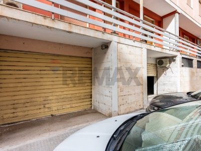 locale commerciale in vendita a Sassari