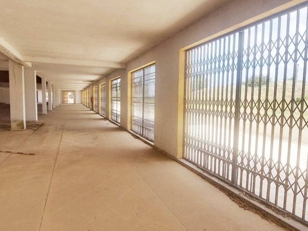 negozio in vendita a Sassari in zona Sant'Orsola / Zuari