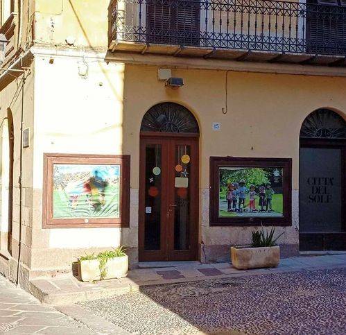 negozio in vendita a Sassari in zona Centro Storico