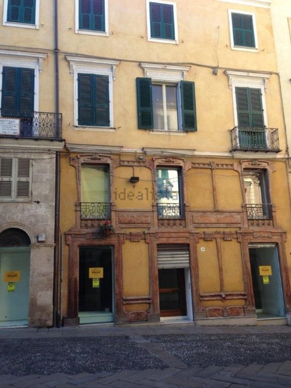 locale commerciale in vendita a Sassari