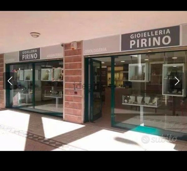 locale commerciale in vendita a Sassari