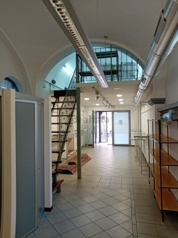 locale commerciale in vendita a Sassari