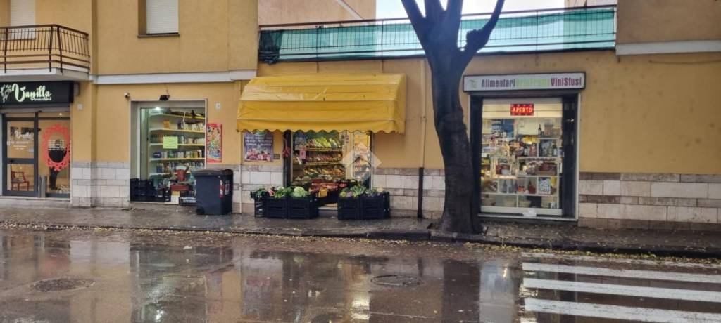 negozio in vendita a Sassari in zona Monte Rosello