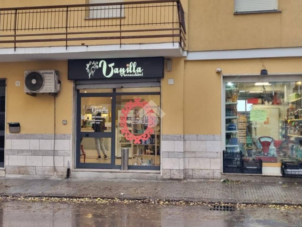 negozio in vendita a Sassari in zona Monte Rosello