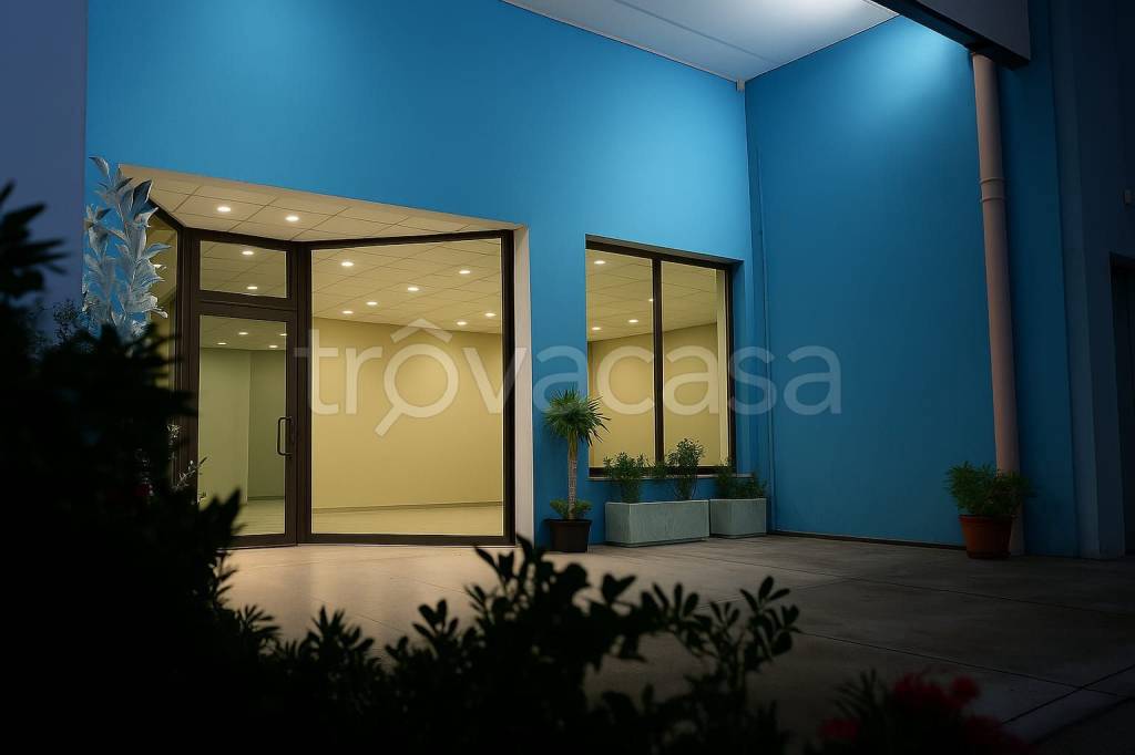 negozio in vendita a Sassari in zona Latte Dolce