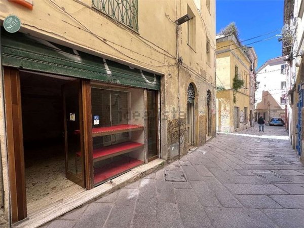 locale commerciale in vendita a Sassari in zona Centro Storico