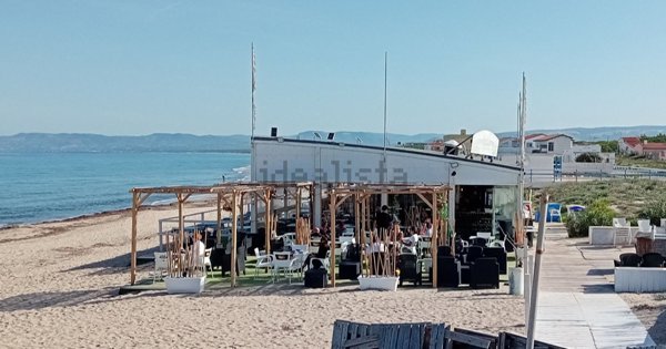 negozio in vendita a Sassari in zona Platamona