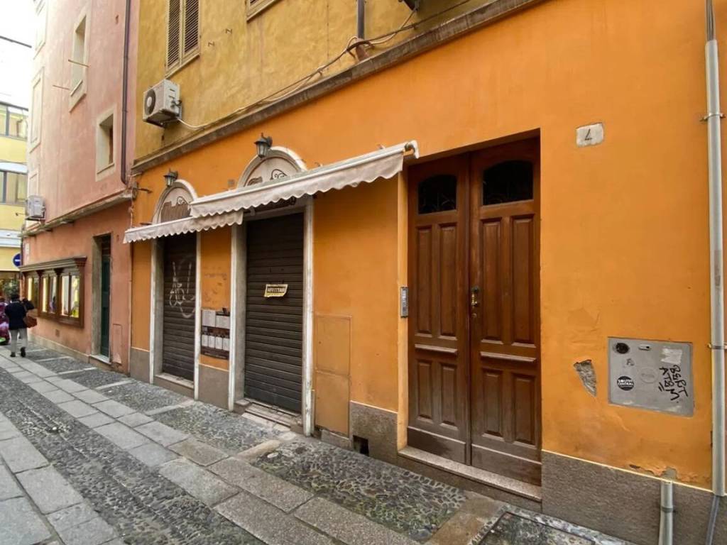 negozio in vendita a Sassari in zona Centro Storico