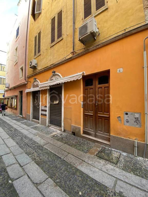 negozio in vendita a Sassari in zona Centro Storico