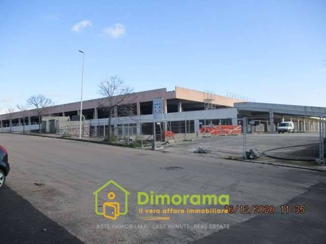 negozio in vendita a Sassari in zona Predda Niedda