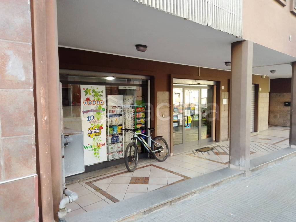 negozio in vendita a Sassari in zona Monte Rosello