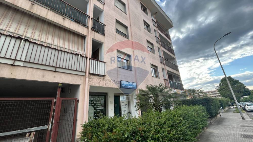 locale commerciale in vendita a Sassari in zona Sant'Orsola / Zuari