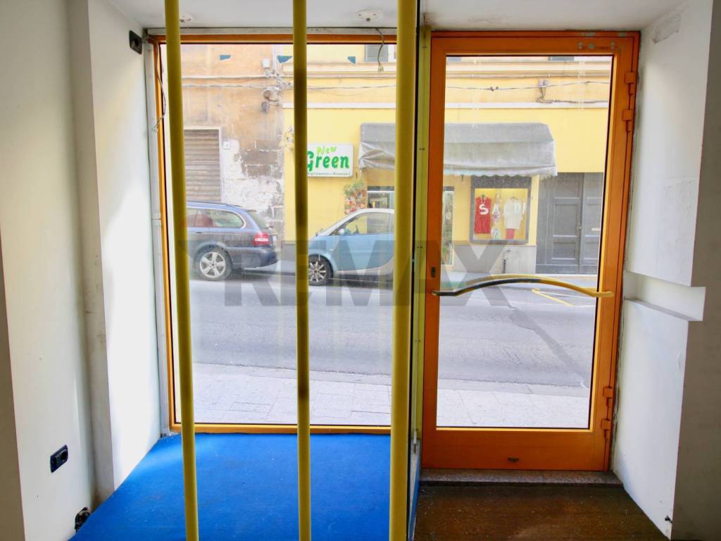 negozio in vendita a Sassari in zona Centro Storico