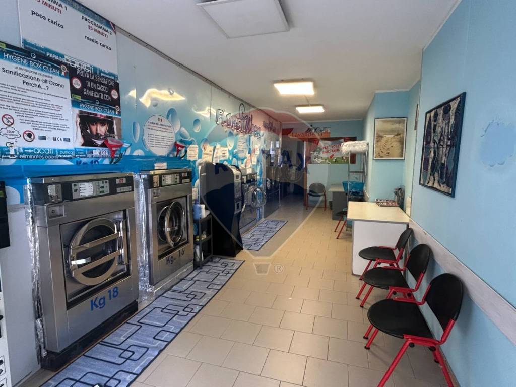 negozio in vendita a Sassari in zona Sant'Orsola / Zuari