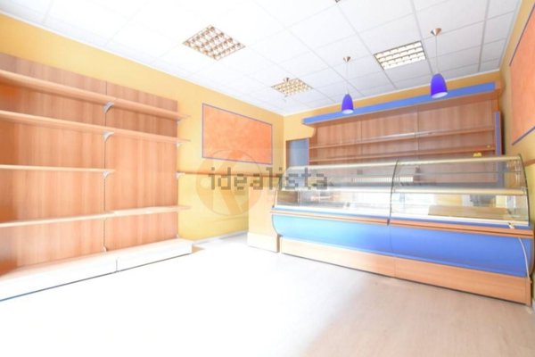 locale commerciale in vendita a Sassari in zona Luna e Sole / Prunizzedda