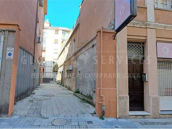 negozio in vendita a Sassari in zona Centro Storico