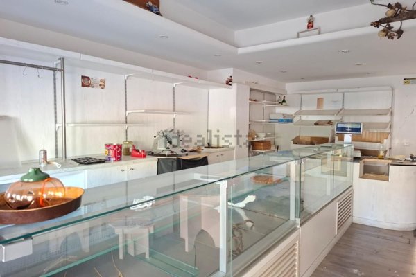 locale commerciale in vendita a Sassari in zona Centro Storico