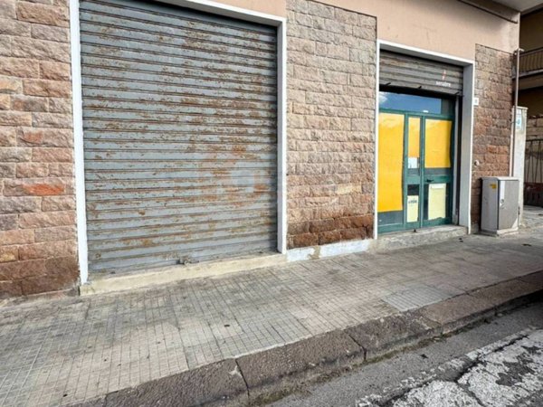 negozio in vendita a Sassari in zona Monserrato / Rizzeddu