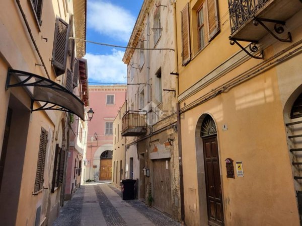 appartamento in vendita a Sassari in zona Centro Storico