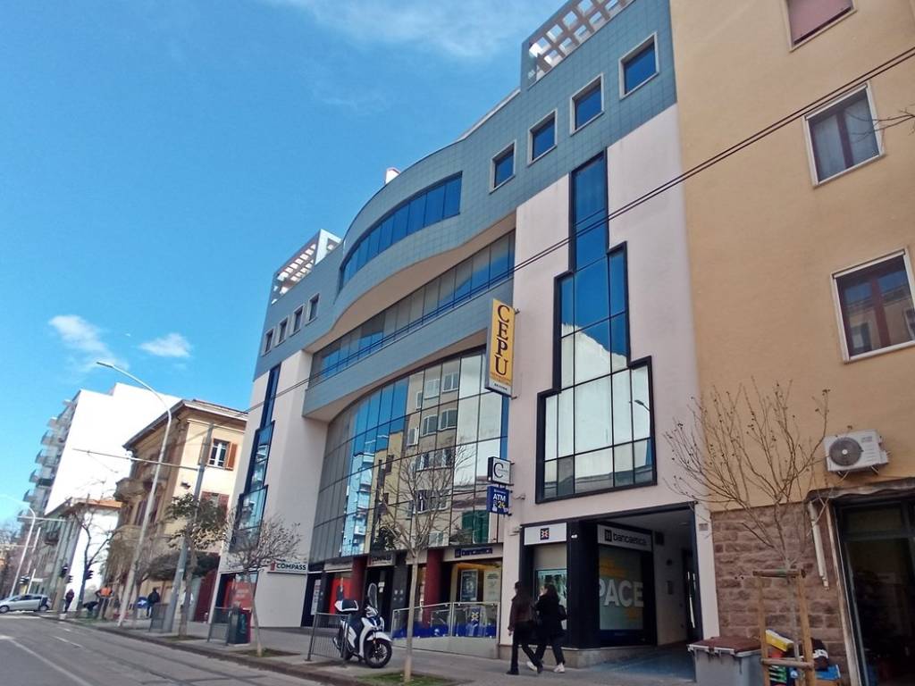negozio in vendita a Sassari in zona Centro Storico