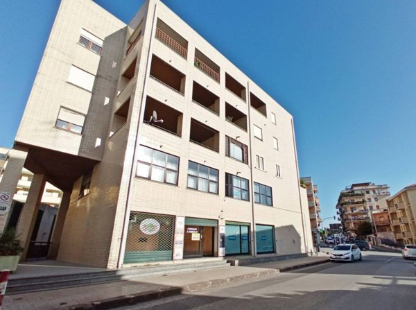 negozio in vendita a Sassari in zona Cappuccini