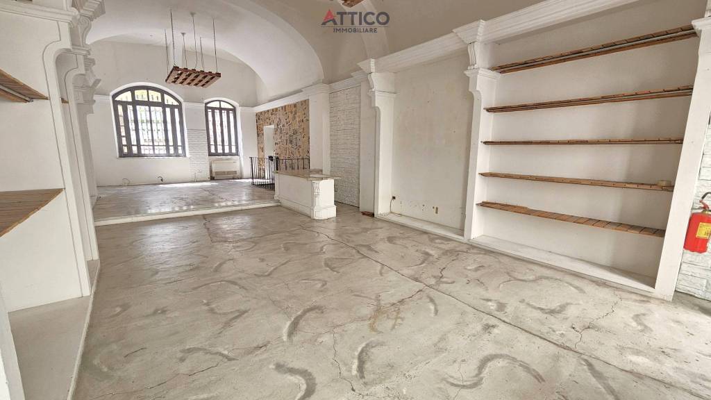 negozio in vendita a Sassari in zona Centro Storico