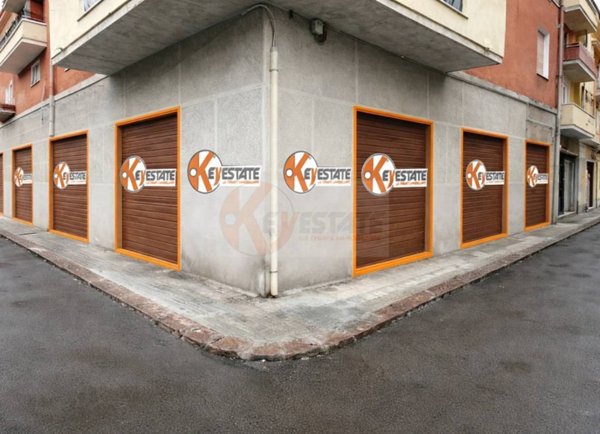 negozio in vendita a Sassari in zona Centro Storico