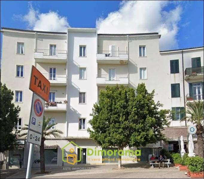 negozio in vendita a Sassari in zona Centro Storico