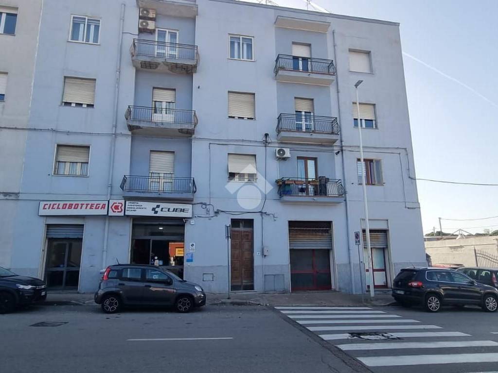 negozio in vendita a Sassari in zona Caniga