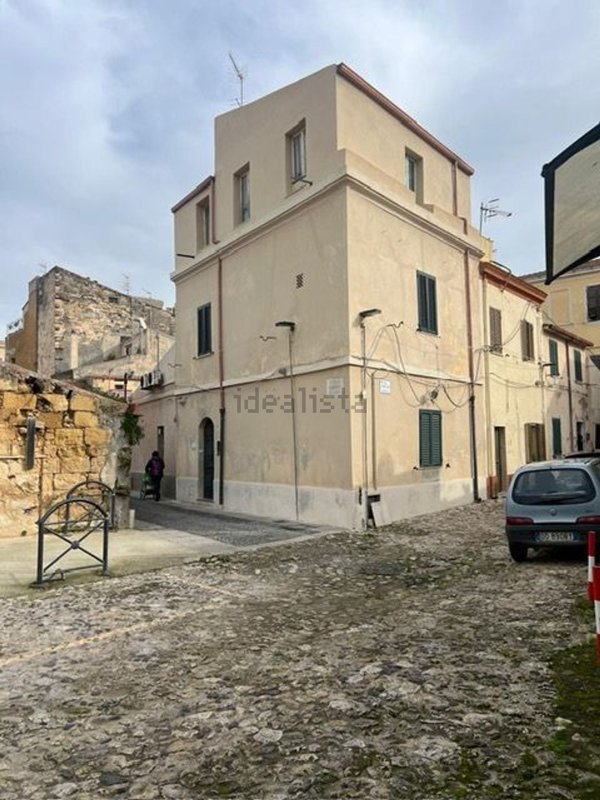 esavano in vendita a Sassari in zona Centro Storico