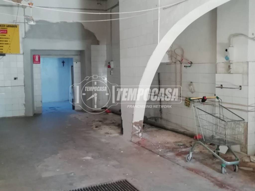 locale commerciale in vendita a Sassari in zona Centro Storico