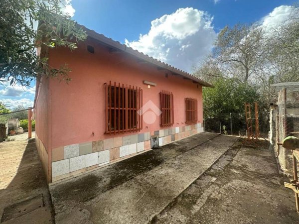 casa indipendente in vendita a Sassari in zona Caniga