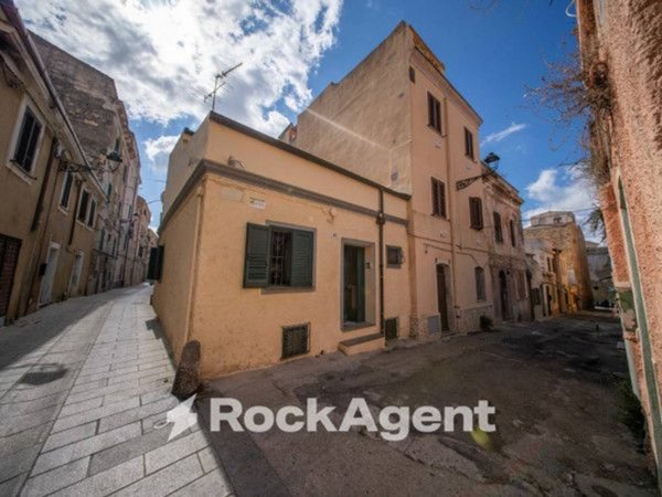 casa indipendente in vendita a Sassari in zona Centro Storico