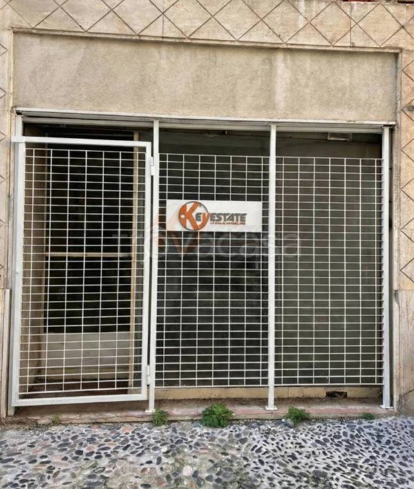 negozio in vendita a Sassari in zona Centro Storico