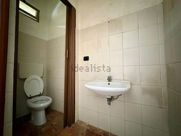 locale commerciale in vendita a Sassari in zona Latte Dolce