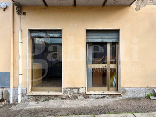 locale commerciale in vendita a Sassari in zona Latte Dolce