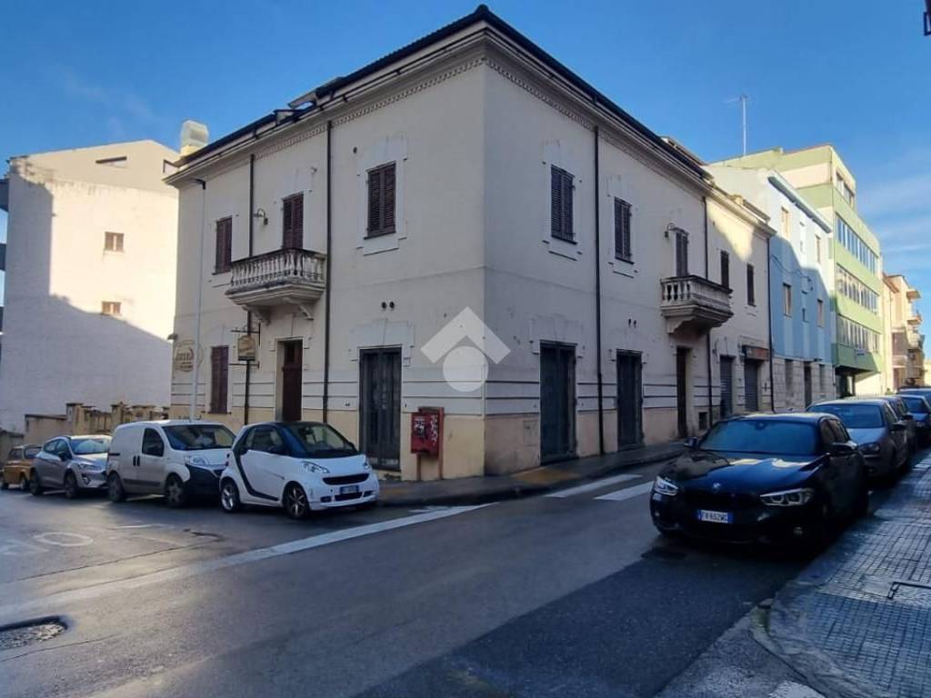 negozio in vendita a Sassari in zona Centro Storico