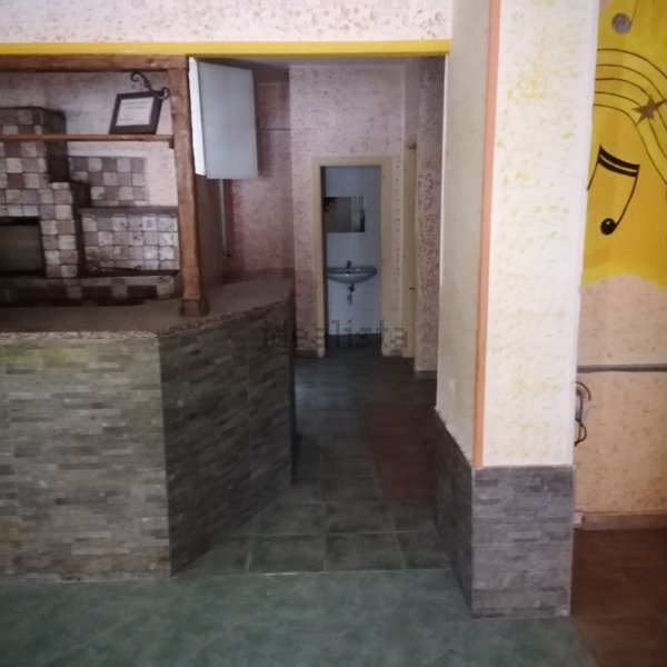 locale commerciale in vendita a Sassari in zona Centro Storico