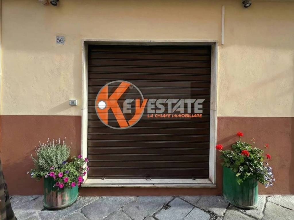 negozio in vendita a Sassari in zona Centro Storico