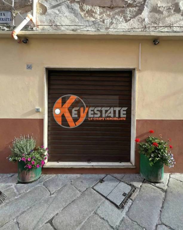 negozio in vendita a Sassari in zona Centro Storico