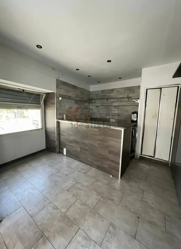 locale commerciale in vendita a Sassari in zona Centro Storico