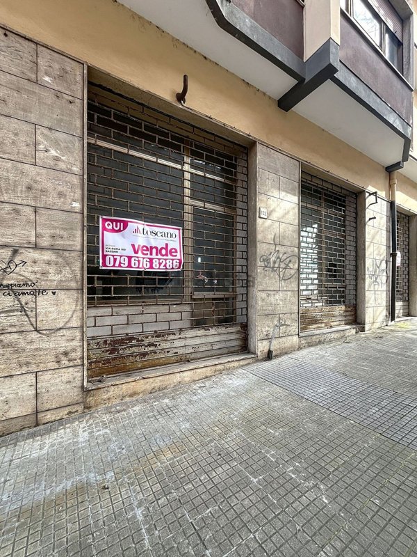 locale commerciale in vendita a Sassari in zona Centro Storico
