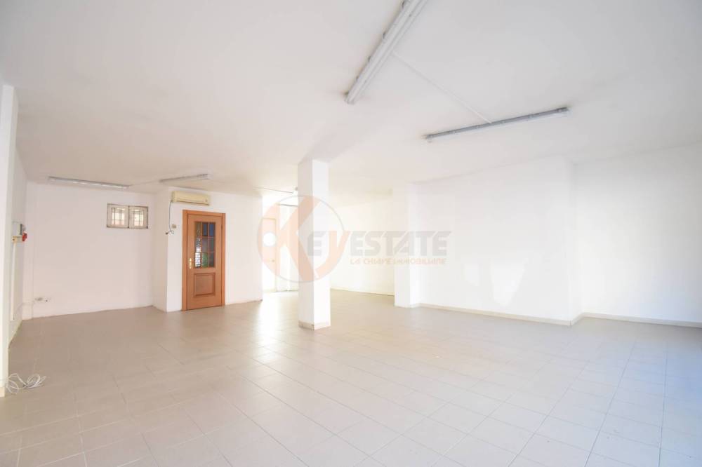 locale commerciale in vendita a Sassari