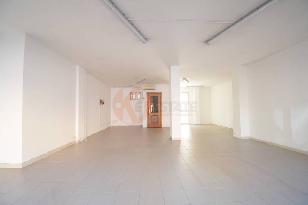 negozio in vendita a Sassari in zona Centro Storico