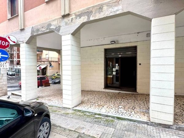 negozio in vendita a Sassari in zona Centro Storico