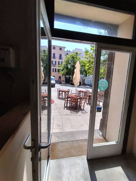 negozio in vendita a Sassari in zona Centro Storico