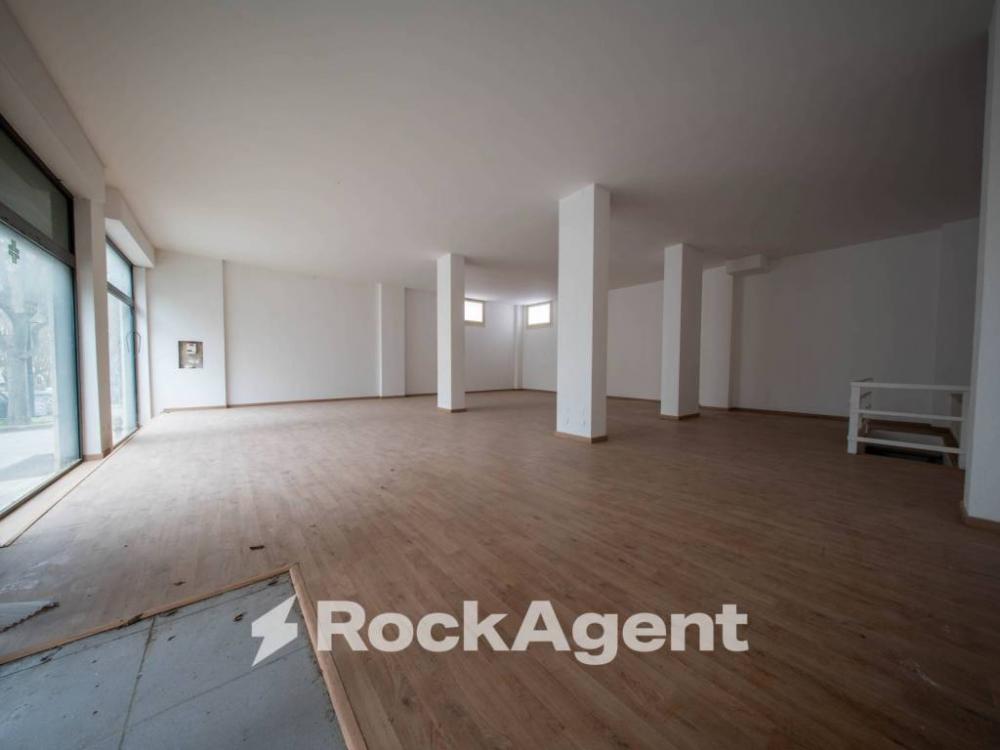 negozio in vendita a Sassari in zona Centro Storico