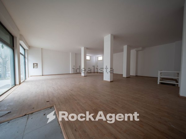 locale commerciale in vendita a Sassari in zona Centro Storico